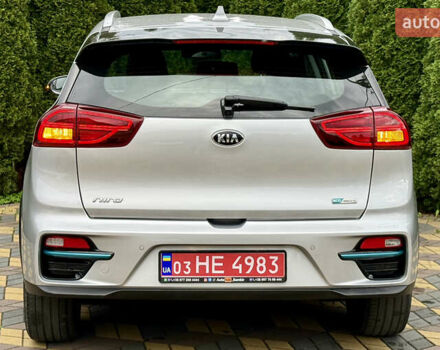 Киа Niro 2020 в Самборе на Automoto.ua Серый Киа Niro, объемом двигателя 0 л и пробегом 59 тыс. км за 20700 $, фото 5 на Automoto.ua