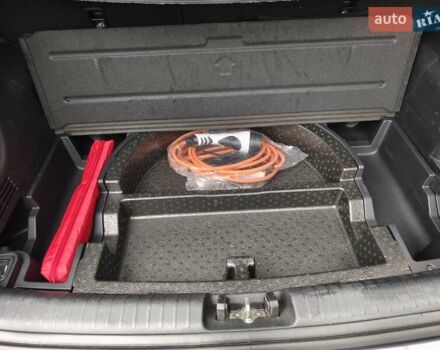 Серый Киа Niro, объемом двигателя 0 л и пробегом 58 тыс. км за 23800 $, фото 19 на Automoto.ua