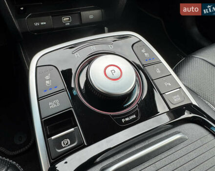 Серый Киа Niro, объемом двигателя 0 л и пробегом 118 тыс. км за 19350 $, фото 90 на Automoto.ua