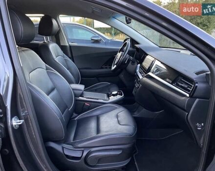 Сірий Кіа Niro, об'ємом двигуна 0 л та пробігом 107 тис. км за 21950 $, фото 72 на Automoto.ua