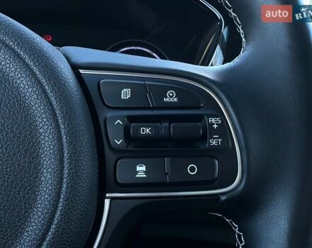 Сірий Кіа Niro, об'ємом двигуна 0 л та пробігом 58 тис. км за 23400 $, фото 9 на Automoto.ua