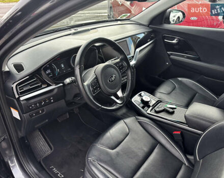 Серый Киа Niro, объемом двигателя 0 л и пробегом 112 тыс. км за 20800 $, фото 21 на Automoto.ua