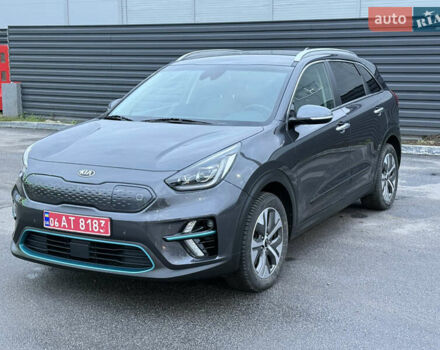 Серый Киа Niro, объемом двигателя 0 л и пробегом 165 тыс. км за 18000 $, фото 16 на Automoto.ua