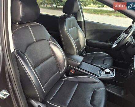 Сірий Кіа Niro, об'ємом двигуна 0 л та пробігом 126 тис. км за 20900 $, фото 34 на Automoto.ua