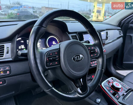 Серый Киа Niro, объемом двигателя 0 л и пробегом 165 тыс. км за 18000 $, фото 51 на Automoto.ua