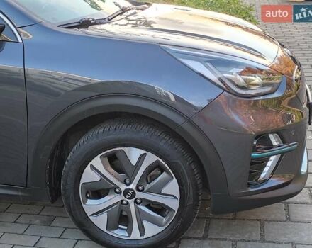 Киа Niro 2020 в Ровно на Automoto.ua Серый Киа Niro, объемом двигателя 0 л и пробегом 125 тыс. км за 19850 $, фото 45 на Automoto.ua