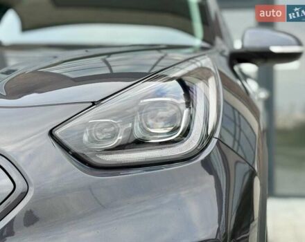 Серый Киа Niro, объемом двигателя 0 л и пробегом 150 тыс. км за 18500 $, фото 19 на Automoto.ua