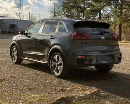 Сірий Кіа Niro, об'ємом двигуна 0 л та пробігом 128 тис. км за 18950 $, фото 9 на Automoto.ua
