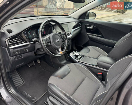 Серый Киа Niro, объемом двигателя 0 л и пробегом 158 тыс. км за 17750 $, фото 40 на Automoto.ua