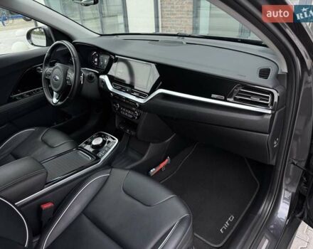 Серый Киа Niro, объемом двигателя 0 л и пробегом 150 тыс. км за 18500 $, фото 53 на Automoto.ua
