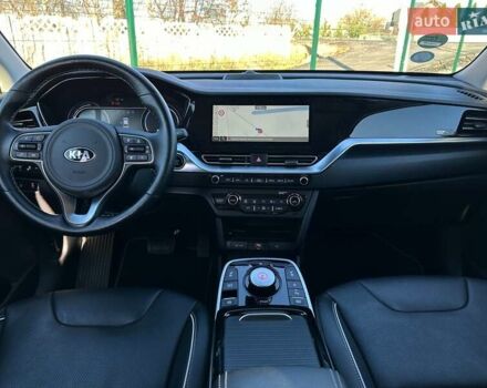 Сірий Кіа Niro, об'ємом двигуна 0 л та пробігом 58 тис. км за 23400 $, фото 32 на Automoto.ua