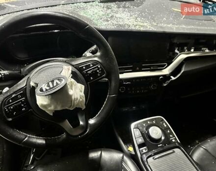 Сірий Кіа Niro, об'ємом двигуна 0 л та пробігом 149 тис. км за 7900 $, фото 16 на Automoto.ua