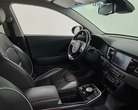 Серый Киа Niro, объемом двигателя 0 л и пробегом 114 тыс. км за 18500 $, фото 11 на Automoto.ua