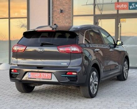 Сірий Кіа Niro, об'ємом двигуна 0 л та пробігом 135 тис. км за 17500 $, фото 20 на Automoto.ua