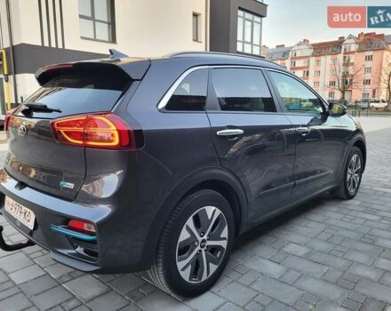 Сірий Кіа Niro, об'ємом двигуна 0 л та пробігом 117 тис. км за 19999 $, фото 2 на Automoto.ua