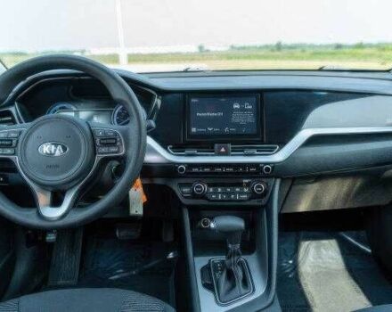 Серый Киа Niro, объемом двигателя 1.6 л и пробегом 55 тыс. км за 13500 $, фото 9 на Automoto.ua