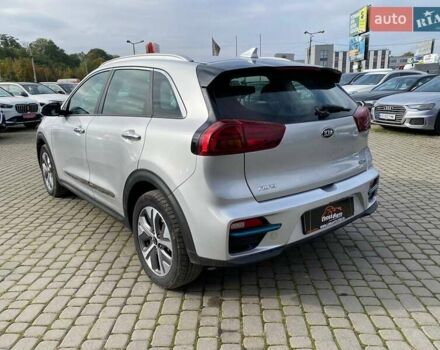 Серый Киа Niro, объемом двигателя 0 л и пробегом 82 тыс. км за 19600 $, фото 4 на Automoto.ua