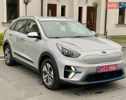 Сірий Кіа Niro, об'ємом двигуна 0 л та пробігом 63 тис. км за 20899 $, фото 7 на Automoto.ua