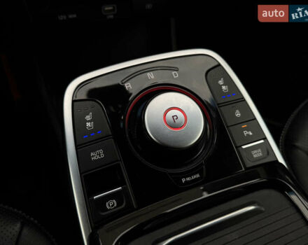 Серый Киа Niro, объемом двигателя 0 л и пробегом 139 тыс. км за 18900 $, фото 54 на Automoto.ua