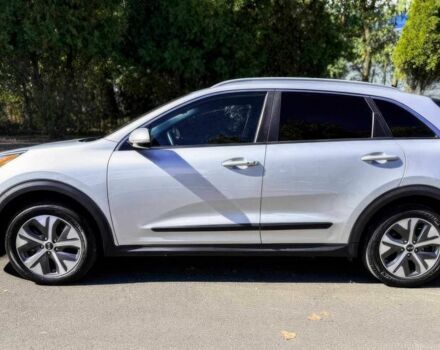 Сірий Кіа Niro, об'ємом двигуна 0 л та пробігом 40 тис. км за 7100 $, фото 4 на Automoto.ua