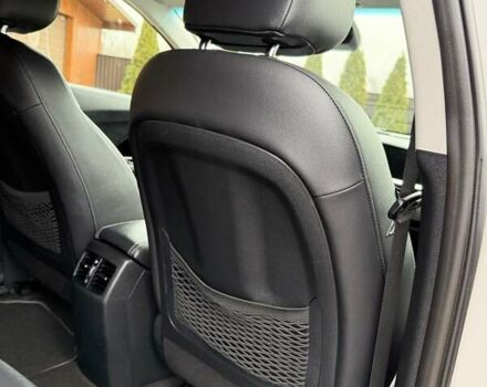 Сірий Кіа Niro, об'ємом двигуна 0 л та пробігом 71 тис. км за 21999 $, фото 65 на Automoto.ua