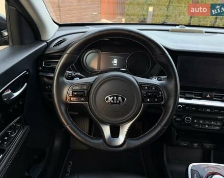 Сірий Кіа Niro, об'ємом двигуна 0 л та пробігом 118 тис. км за 20499 $, фото 44 на Automoto.ua