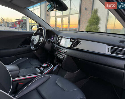 Серый Киа Niro, объемом двигателя 0 л и пробегом 142 тыс. км за 17700 $, фото 50 на Automoto.ua