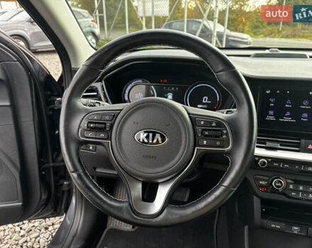 Серый Киа Niro, объемом двигателя 0 л и пробегом 112 тыс. км за 20800 $, фото 14 на Automoto.ua