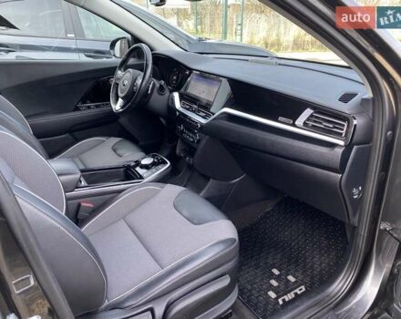 Серый Киа Niro, объемом двигателя 0 л и пробегом 101 тыс. км за 21300 $, фото 73 на Automoto.ua