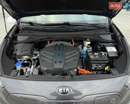 Серый Киа Niro, объемом двигателя 0 л и пробегом 150 тыс. км за 18500 $, фото 21 на Automoto.ua