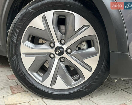 Серый Киа Niro, объемом двигателя 0 л и пробегом 127 тыс. км за 19750 $, фото 22 на Automoto.ua