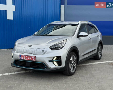 Кіа Niro 2020 у Рівному на Automoto.ua Сірий Кіа Niro, об'ємом двигуна 0 л та пробігом 138 тис. км за 19500 $, фото 1 на Automoto.ua