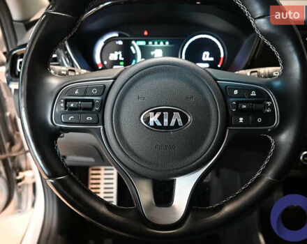 Серый Киа Niro, объемом двигателя 0 л и пробегом 146 тыс. км за 20747 $, фото 15 на Automoto.ua
