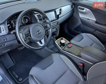 Кіа Niro 2020 у Чернівцях на Automoto.ua Сірий Кіа Niro, об'ємом двигуна 0 л та пробігом 12 тис. км за 19100 $, фото 19 на Automoto.ua