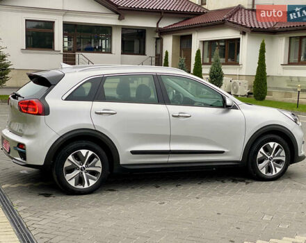 Сірий Кіа Niro, об'ємом двигуна 0 л та пробігом 63 тис. км за 20899 $, фото 15 на Automoto.ua