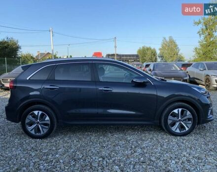 Сірий Кіа Niro, об'ємом двигуна 0 л та пробігом 88 тис. км за 22500 $, фото 16 на Automoto.ua