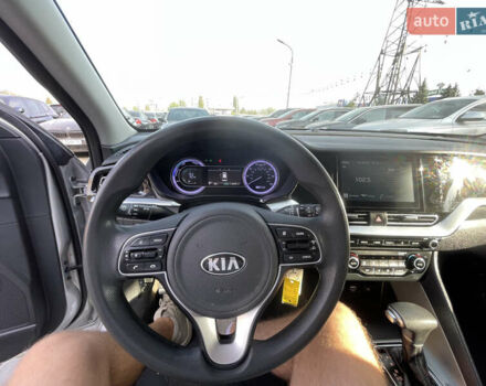 Киа Niro 2020 в Львове на Automoto.ua Серый Киа Niro, объемом двигателя 1.58 л и пробегом 181 тыс. км за 16000 $, фото 8 на Automoto.ua