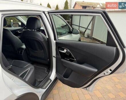 Сірий Кіа Niro, об'ємом двигуна 0 л та пробігом 71 тис. км за 21999 $, фото 69 на Automoto.ua