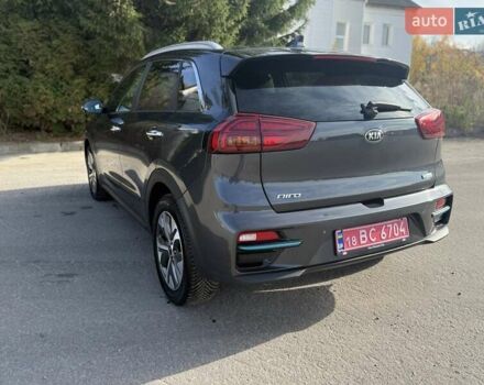 Серый Киа Niro, объемом двигателя 0 л и пробегом 124 тыс. км за 18950 $, фото 5 на Automoto.ua