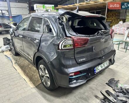 Сірий Кіа Niro, об'ємом двигуна 0 л та пробігом 149 тис. км за 7900 $, фото 5 на Automoto.ua