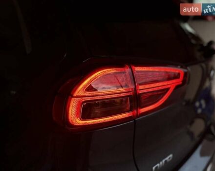Сірий Кіа Niro, об'ємом двигуна 0 л та пробігом 118 тис. км за 20499 $, фото 105 на Automoto.ua