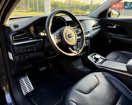 Серый Киа Niro, объемом двигателя 0 л и пробегом 57 тыс. км за 23299 $, фото 15 на Automoto.ua