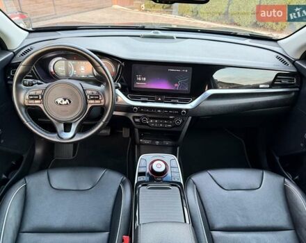 Сірий Кіа Niro, об'ємом двигуна 0 л та пробігом 118 тис. км за 20499 $, фото 78 на Automoto.ua