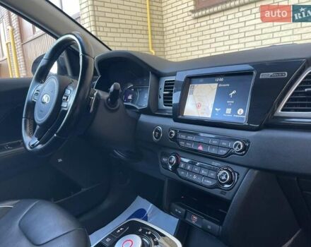Серый Киа Niro, объемом двигателя 0 л и пробегом 125 тыс. км за 19250 $, фото 36 на Automoto.ua