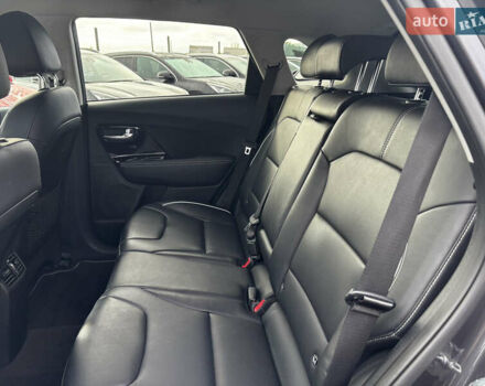 Серый Киа Niro, объемом двигателя 0 л и пробегом 112 тыс. км за 20800 $, фото 27 на Automoto.ua