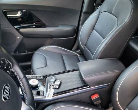 Сірий Кіа Niro, об'ємом двигуна 0 л та пробігом 117 тис. км за 19999 $, фото 12 на Automoto.ua