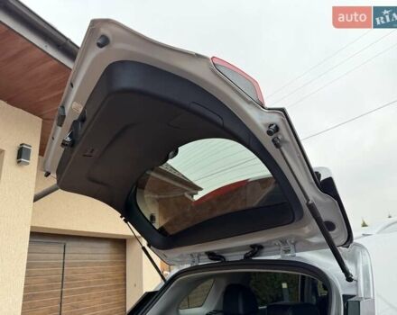 Сірий Кіа Niro, об'ємом двигуна 0 л та пробігом 71 тис. км за 21999 $, фото 80 на Automoto.ua