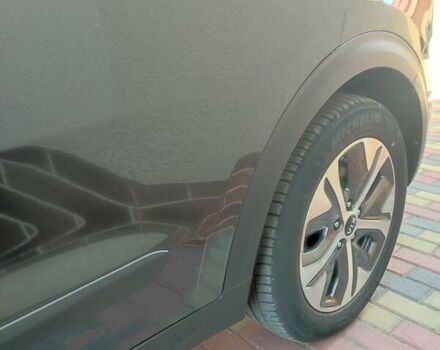 Серый Киа Niro, объемом двигателя 0 л и пробегом 49 тыс. км за 23000 $, фото 15 на Automoto.ua