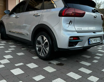 Киа Niro 2020 в Трускавце на Automoto.ua Серый Киа Niro, объемом двигателя 0 л и пробегом 74 тыс. км за 24500 $, фото 4 на Automoto.ua