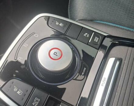 Серый Киа Niro, объемом двигателя 0 л и пробегом 89 тыс. км за 20500 $, фото 11 на Automoto.ua